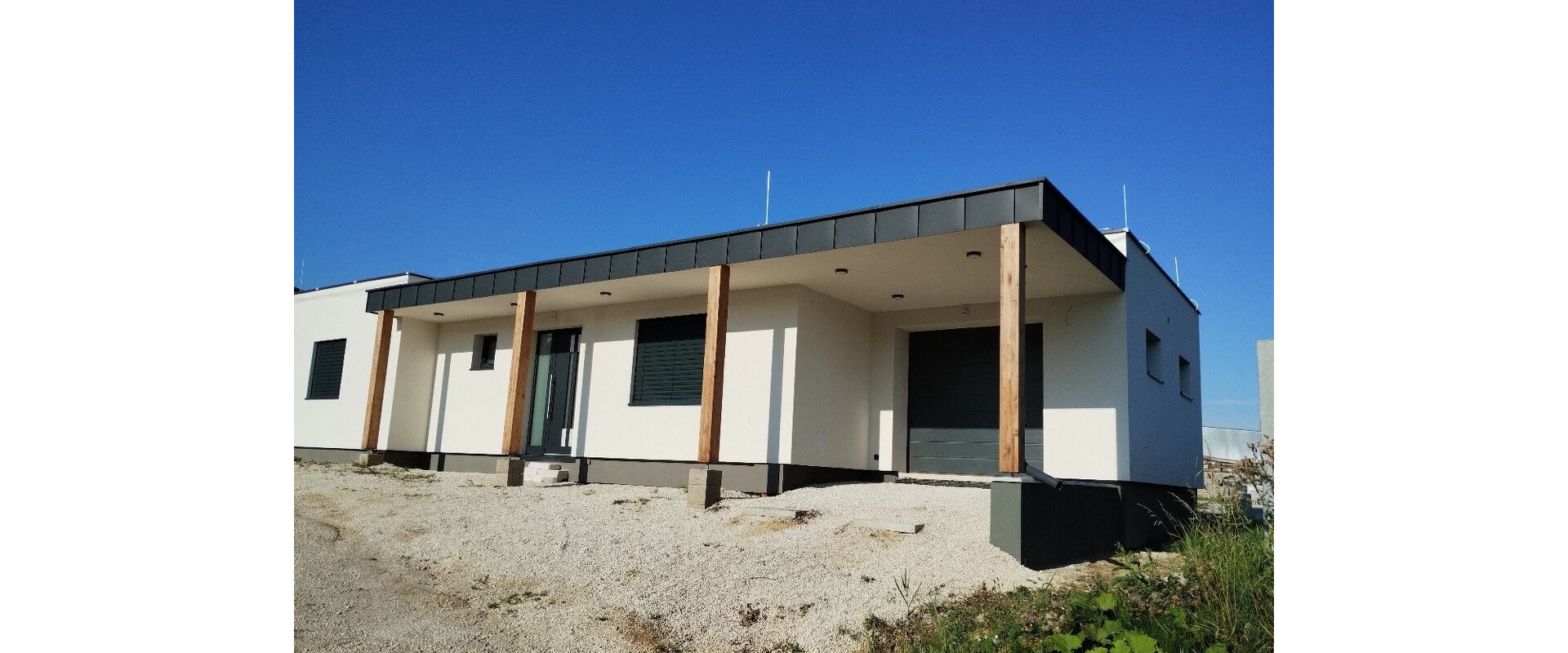 Moderný 4-izbový bungalov v obci Poluvsie iba kúsok od Žiliny.