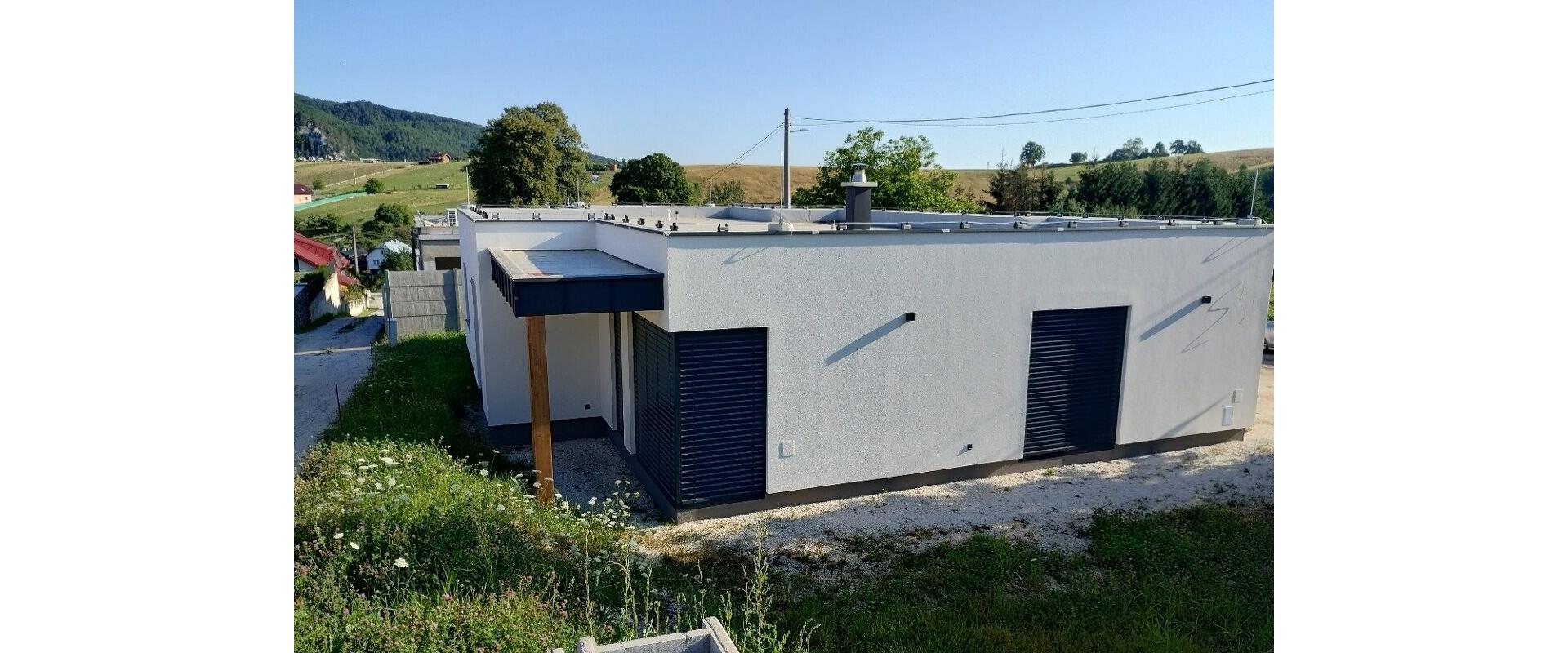 Moderný 4-izbový bungalov v obci Poluvsie iba kúsok od Žiliny.