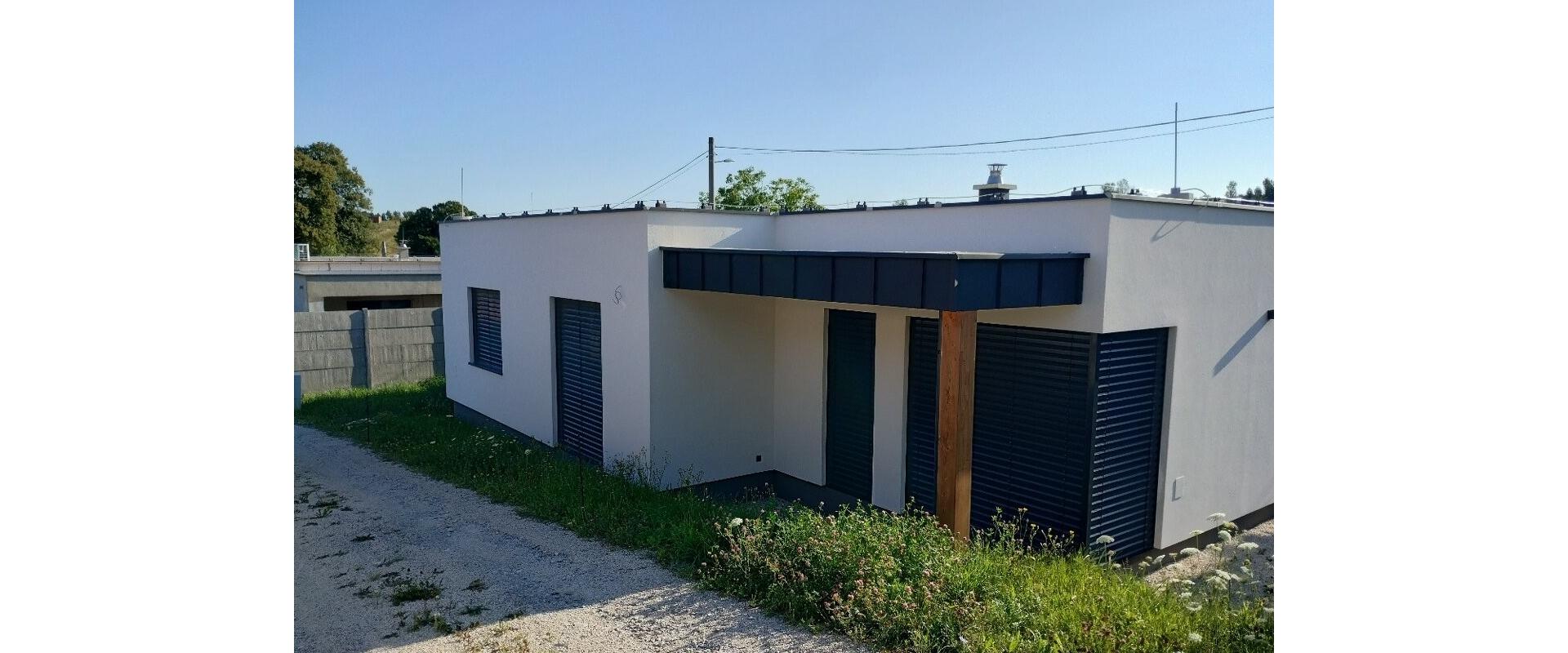 Moderný 4-izbový bungalov v obci Poluvsie iba kúsok od Žiliny.