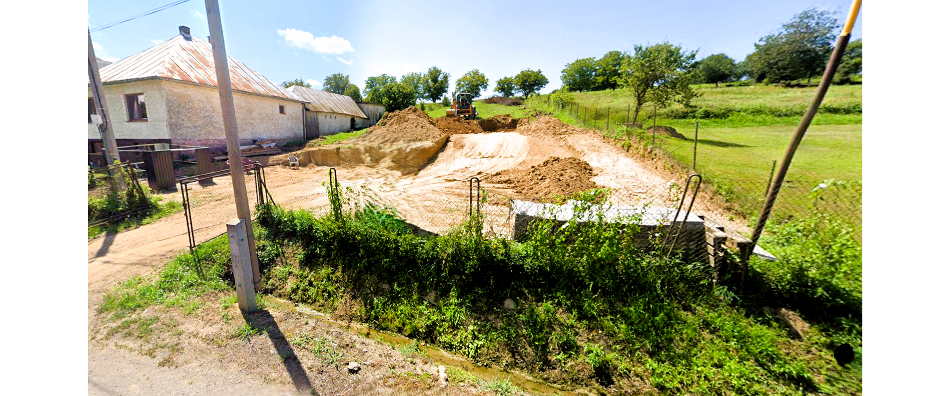 Na predaj stavebný pozemok - 2 050 m² v obci Karná – stavebné povolenie a projekt domu v cene.