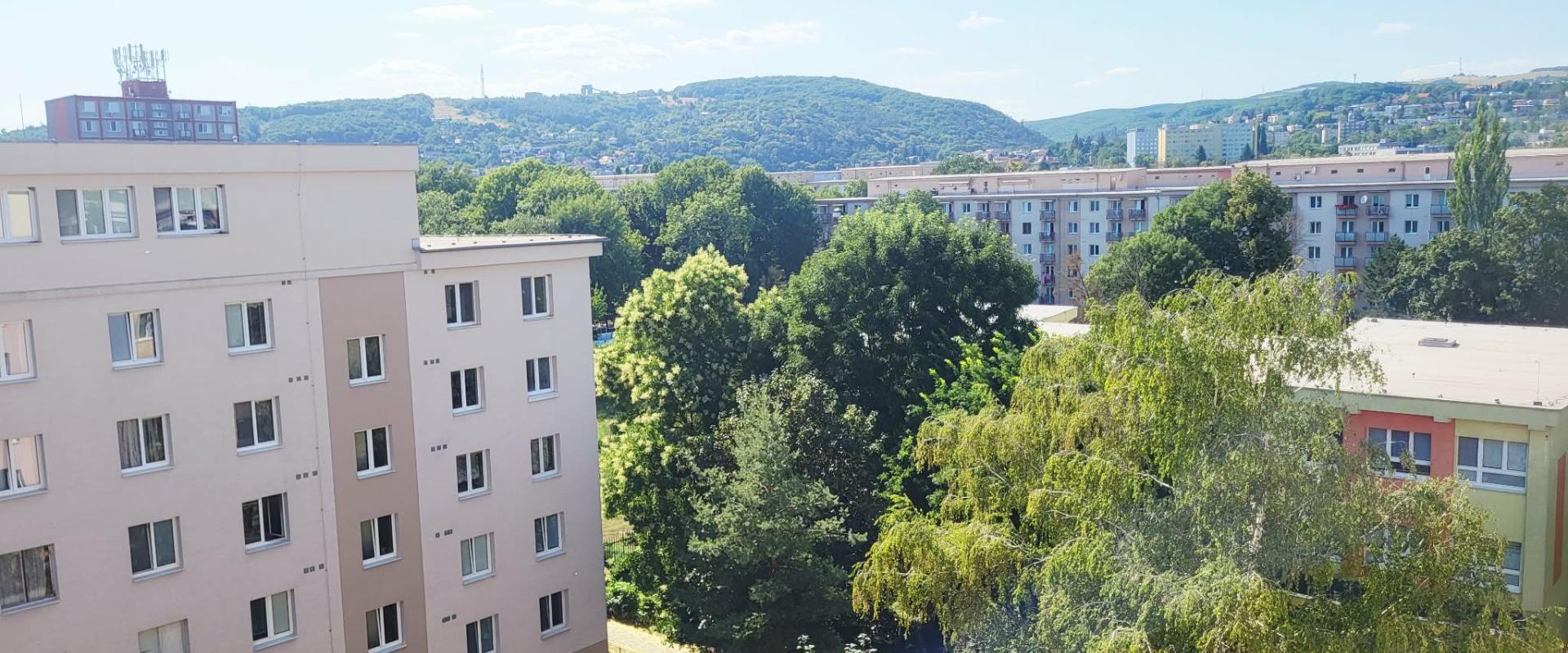✨ Štýlové podkrovné bývanie s atmosférou ateliéru | 2-izbový byt na prenájom – Košice, Sever