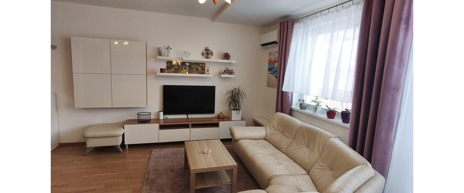 Nadštandardný 4-izbový byt s 2 garáž.státiami a šatníkom