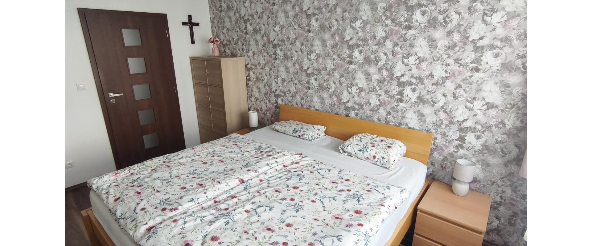 Nadštandardný 4-izbový byt s 2 garáž.státiami a šatníkom