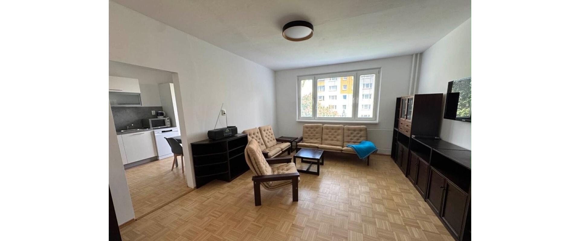 Prenájom: 5-izbový byt - 96 m² v obľúbenej lokalite Solinky.