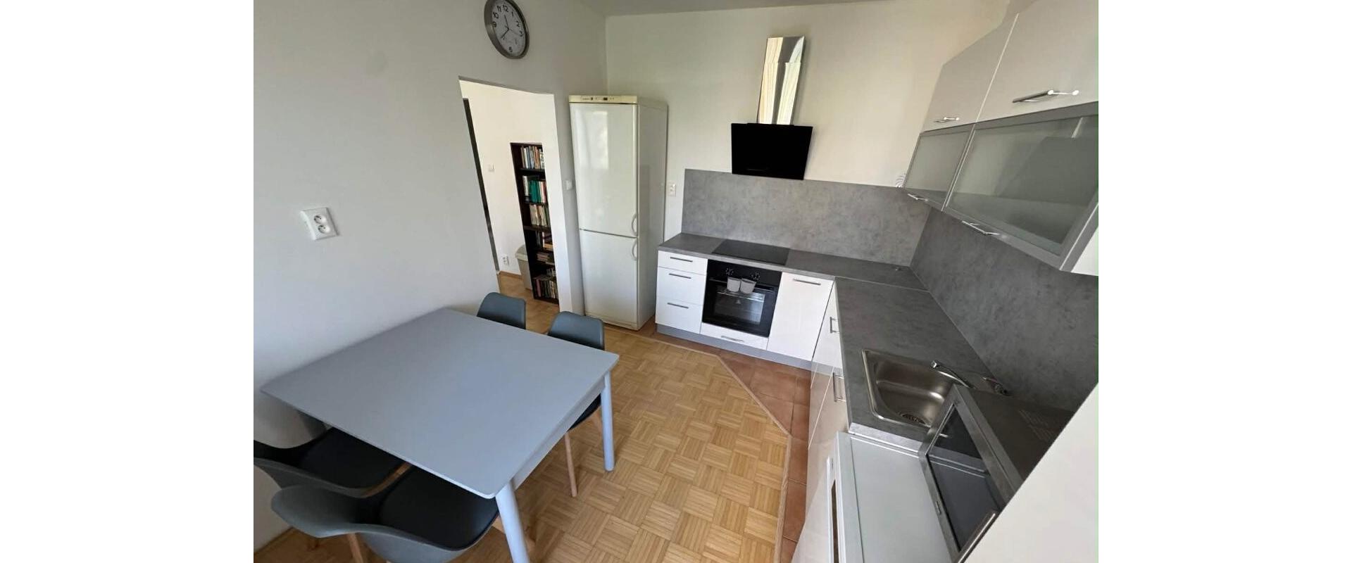Prenájom: 5-izbový byt - 96 m² v obľúbenej lokalite Solinky.