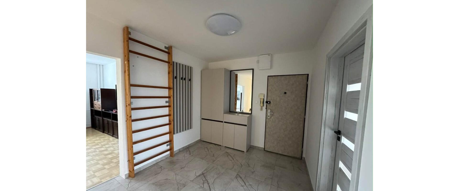 Prenájom: 5-izbový byt - 96 m² v obľúbenej lokalite Solinky.