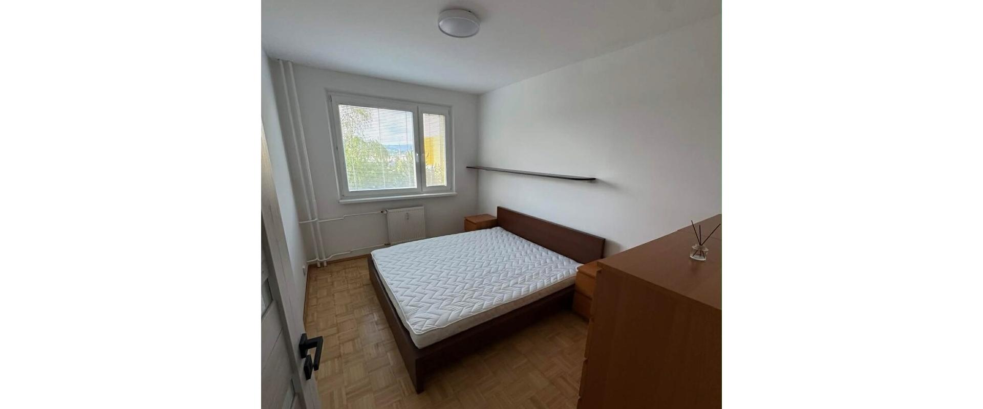 Prenájom: 5-izbový byt - 96 m² v obľúbenej lokalite Solinky.