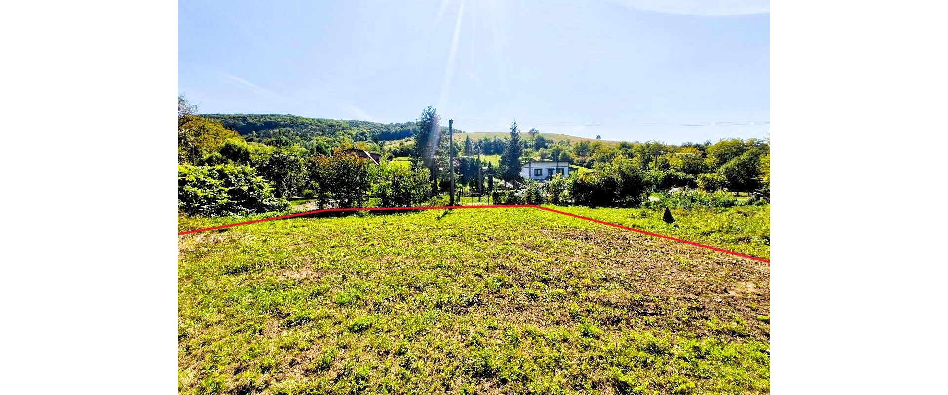 POZEMOK V OBJATÍ PRÍRODY – 1 348 m², JUŽNÁ ORIENTÁCIA, SÚKROMIE A DOMAŠA NA DOSAH