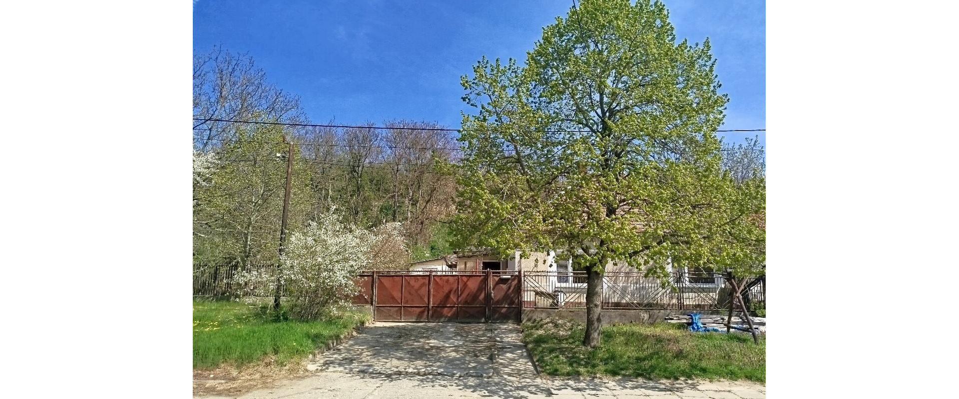 Starší rodinný dom 4 izbový za dobrú cenu v obci Modrany