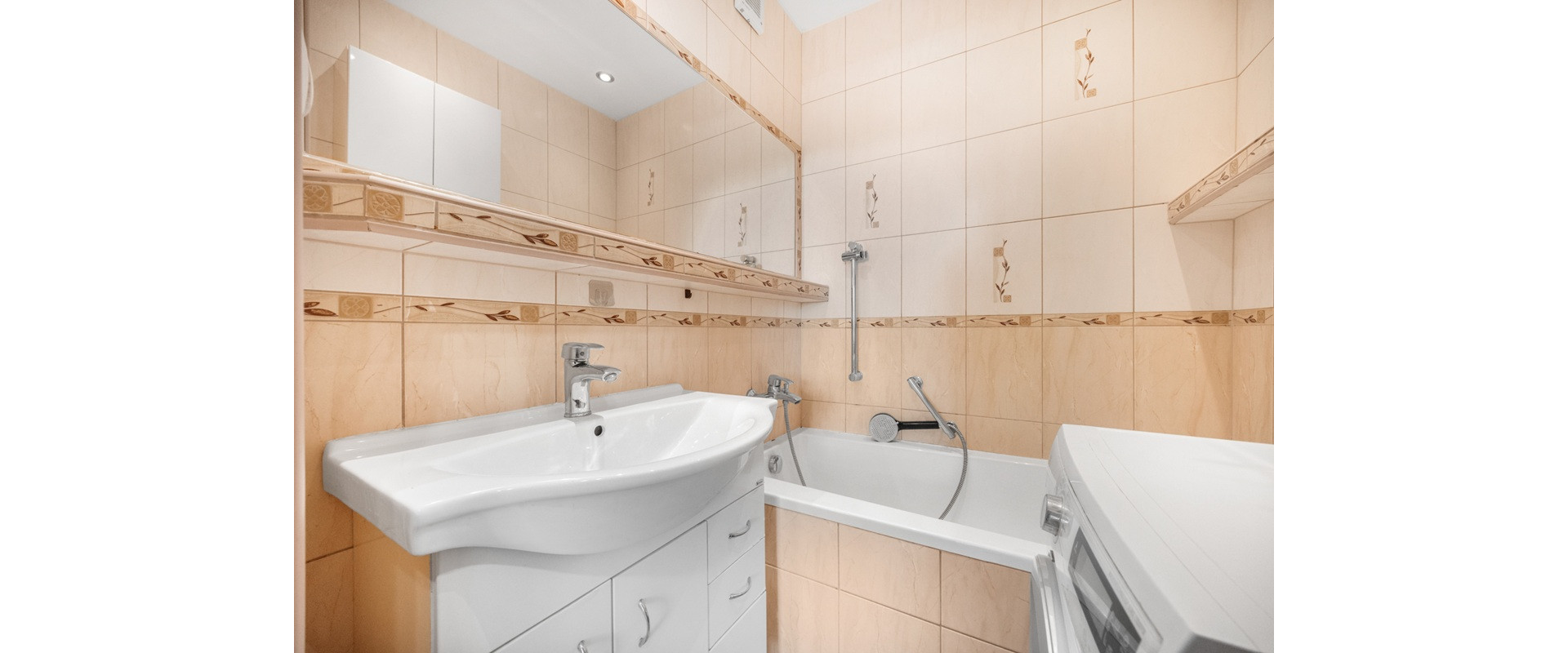 🔑NA PREDAJ 2-IZBOVÝ BYT + BALKÓN + PARKING, 56 M2, 194990 €