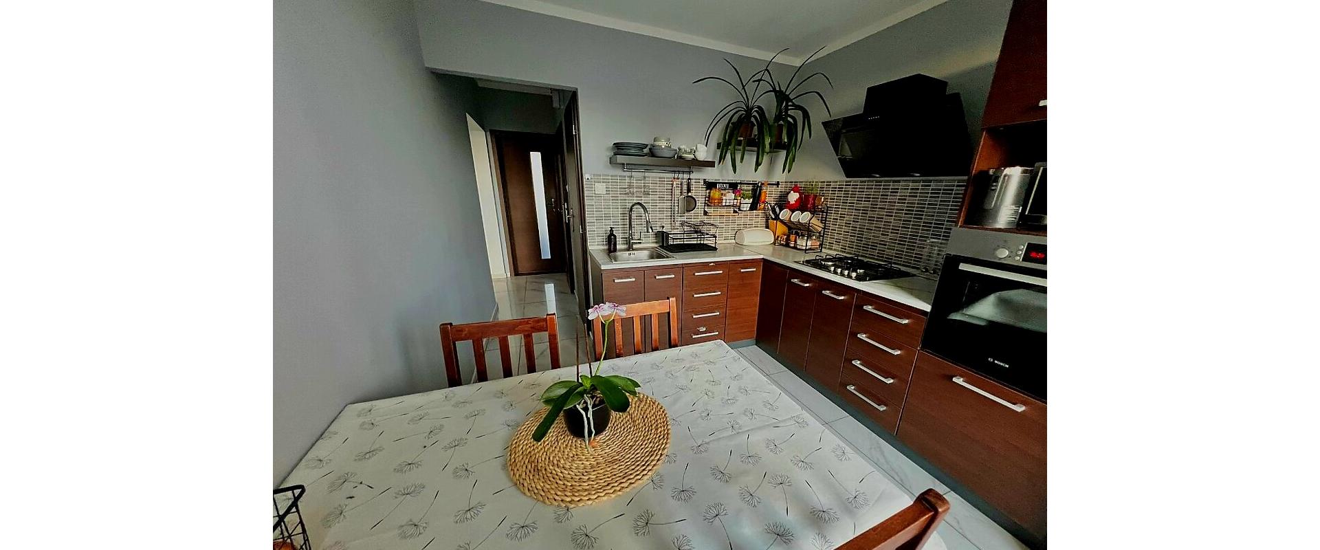 Priestranný 3-izbový byt s balkónom po kompl.rekonštrukcii