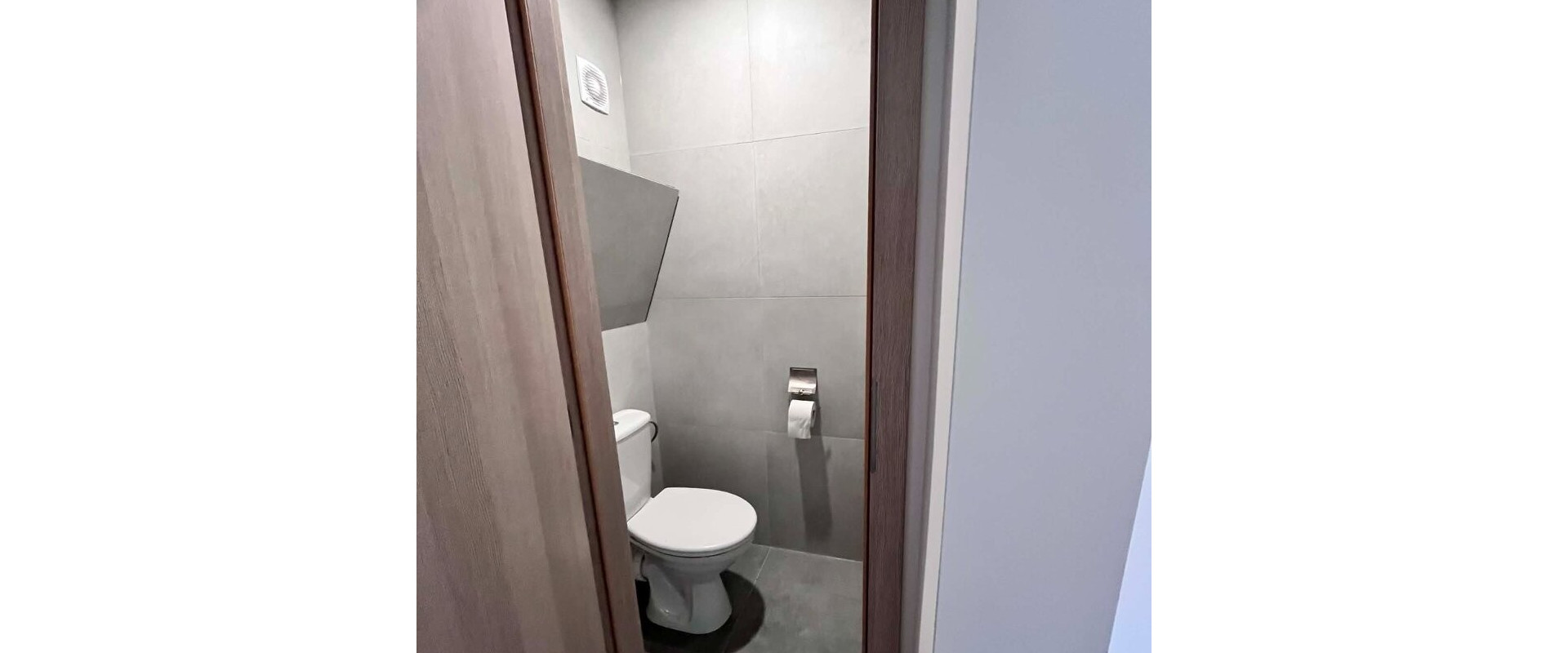 Kompletne prerobený 2-izbový byt s lodžiou - v centre mesta