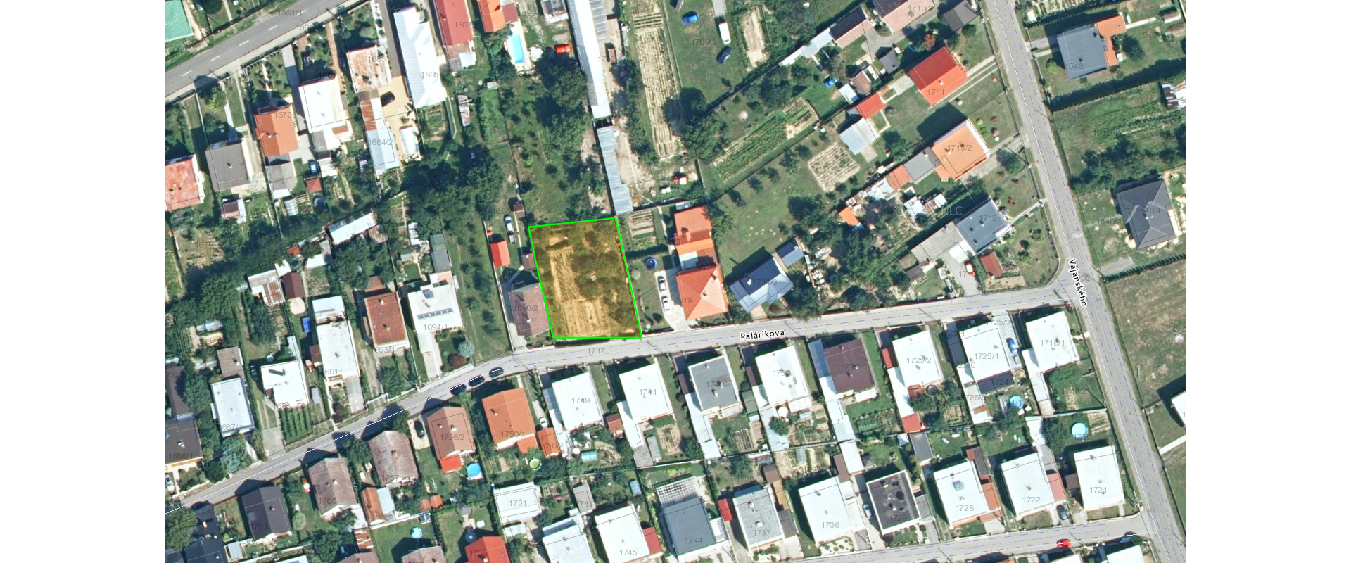 STAVEBNÝ POZEMOK 799 m² V LOMNICI – KOMPLETNÉ SIETE, VODA, KANALIZÁCIA, ELEKTRINA, STUDŇA