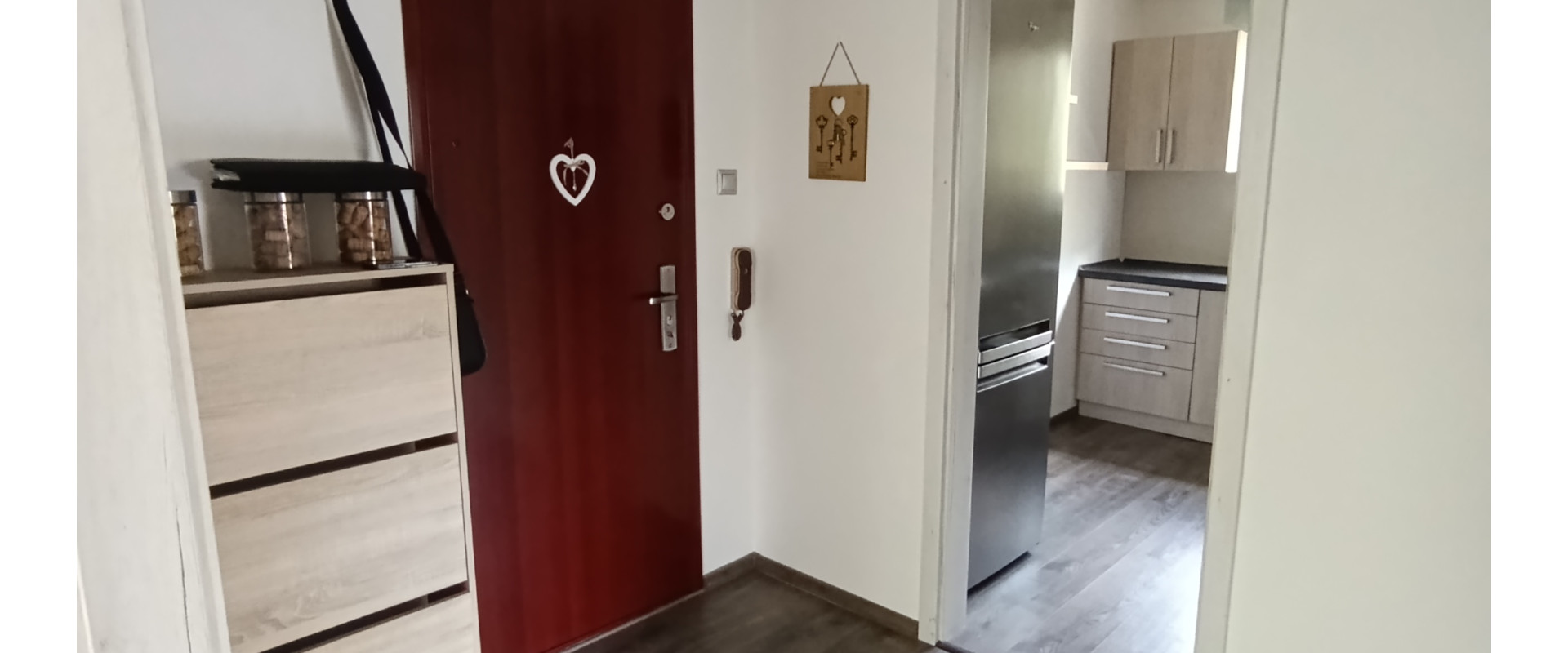 3-izbový byt v pokojnej lokalite s loggiou – Ľadoveň