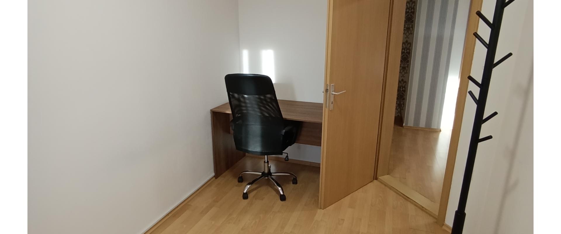 Priestranný a zariadený 3-izbový byt na predaj – Jahodníky