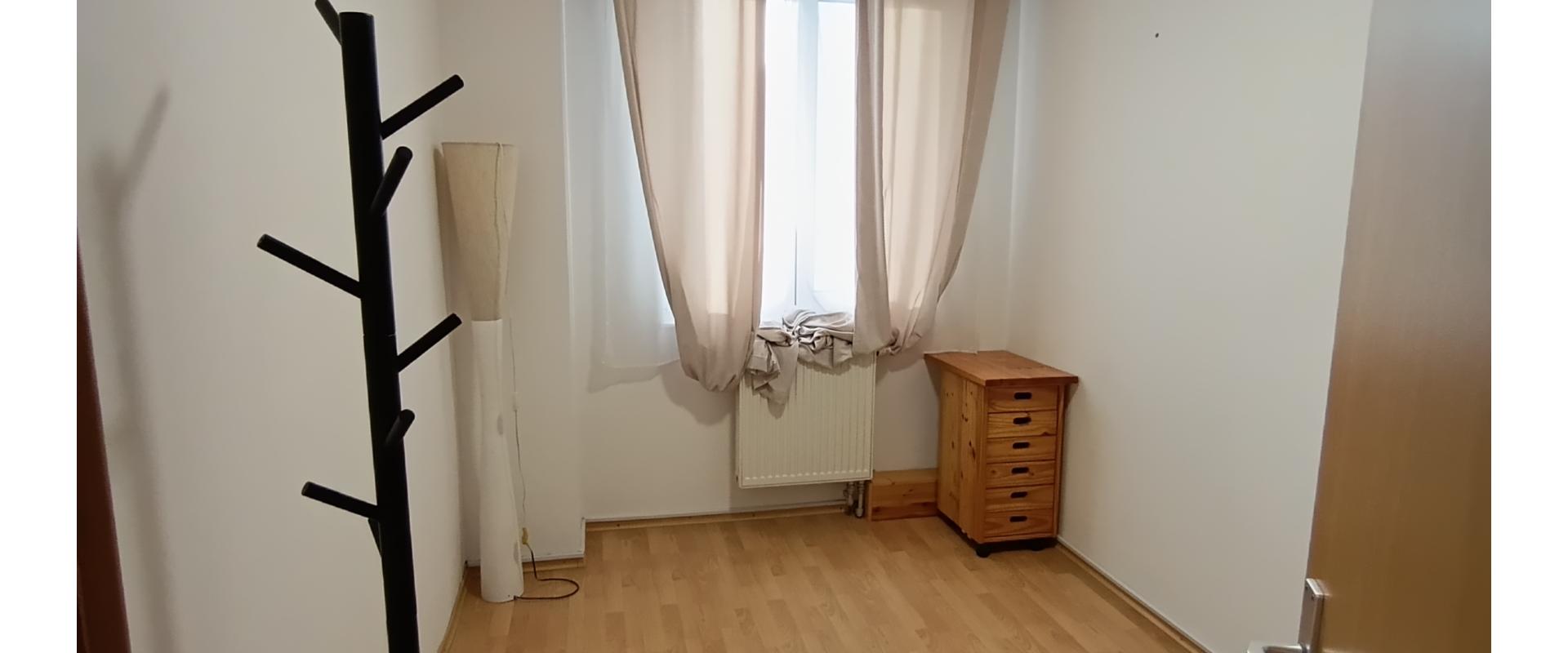 Priestranný a zariadený 3-izbový byt na predaj – Jahodníky