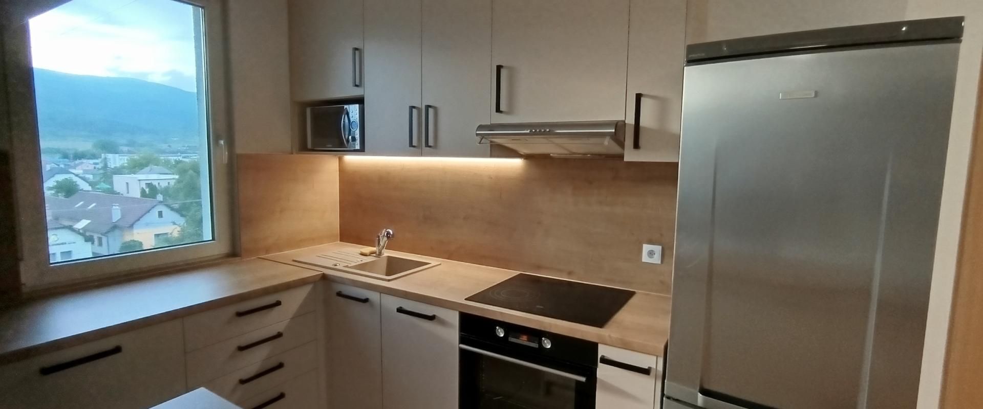 Priestranný a zariadený 3-izbový byt na predaj – Jahodníky