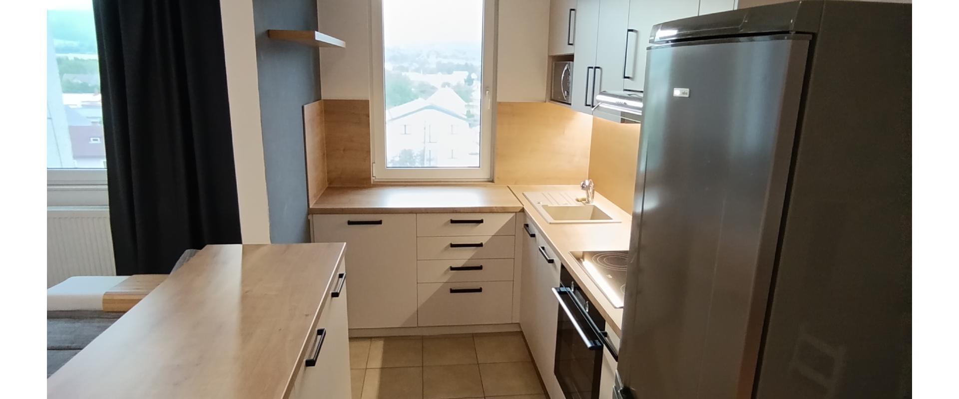 Priestranný a zariadený 3-izbový byt na predaj – Jahodníky