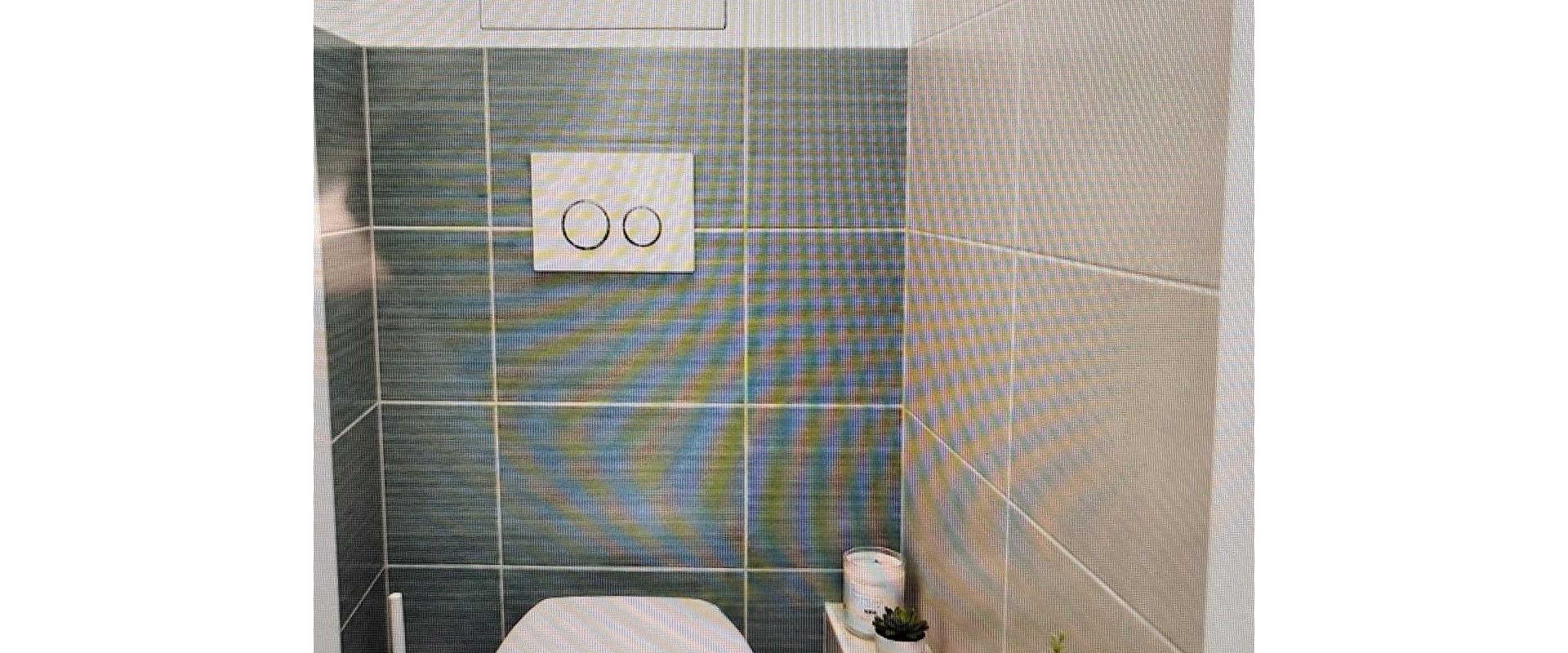 Prenájom: moderný 3-izbový byt s balkónom a garážovým státím.
