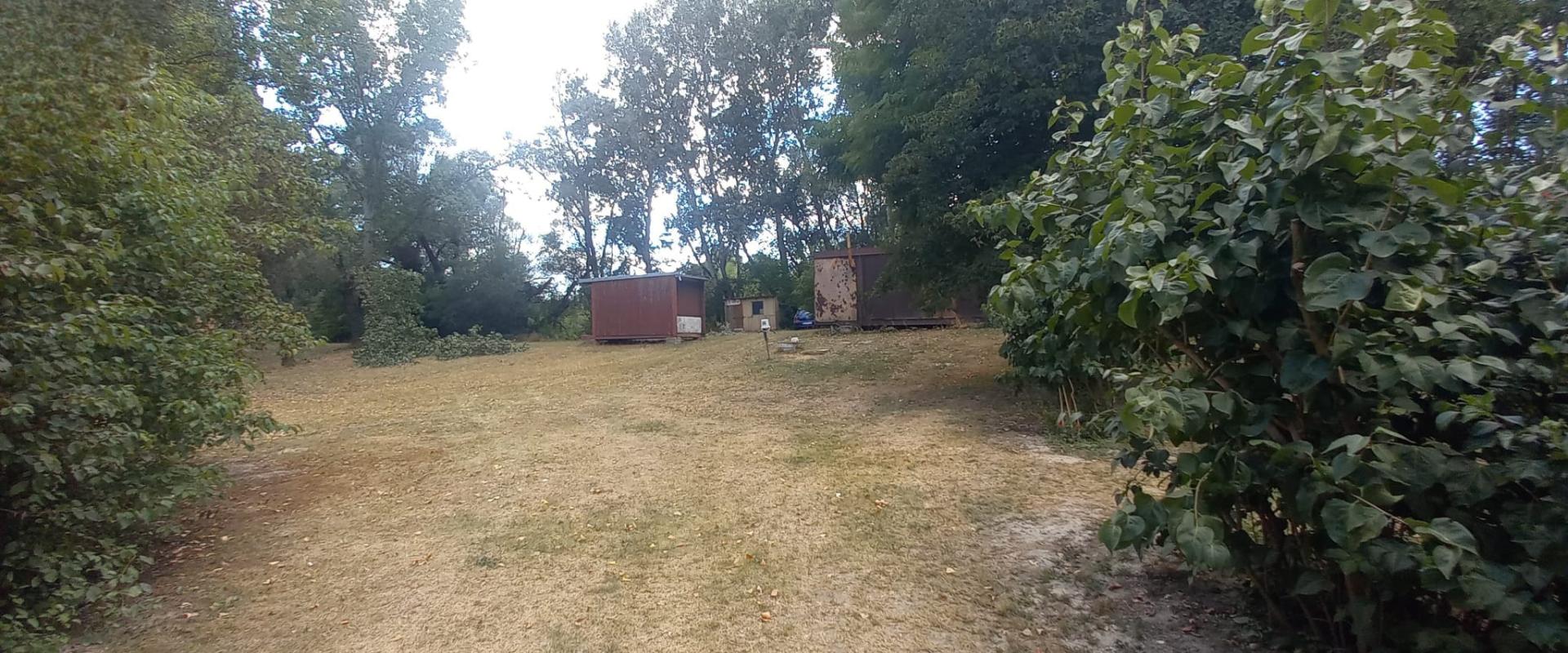 Postúpenie atraktívneho pozemku s priamym vstupom do vody