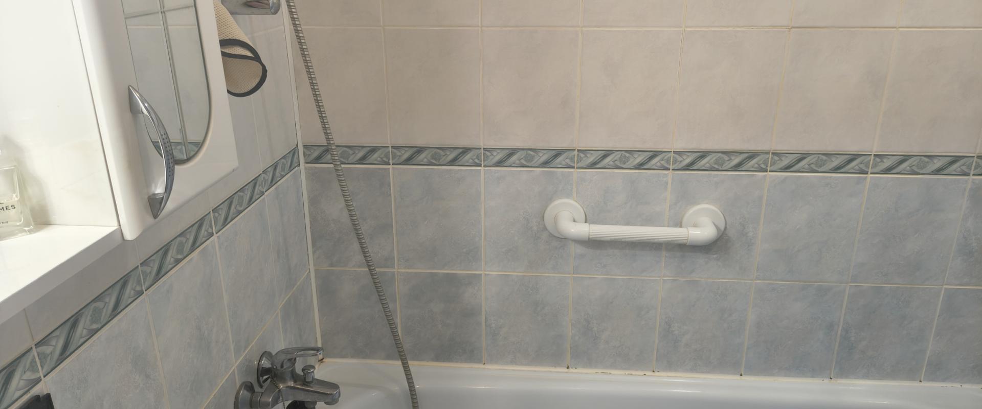 Na predaj: PRIESTRANNÝ A SVETLÝ 3-IZBOVÝ BYT S DVOMA BALKÓNMI