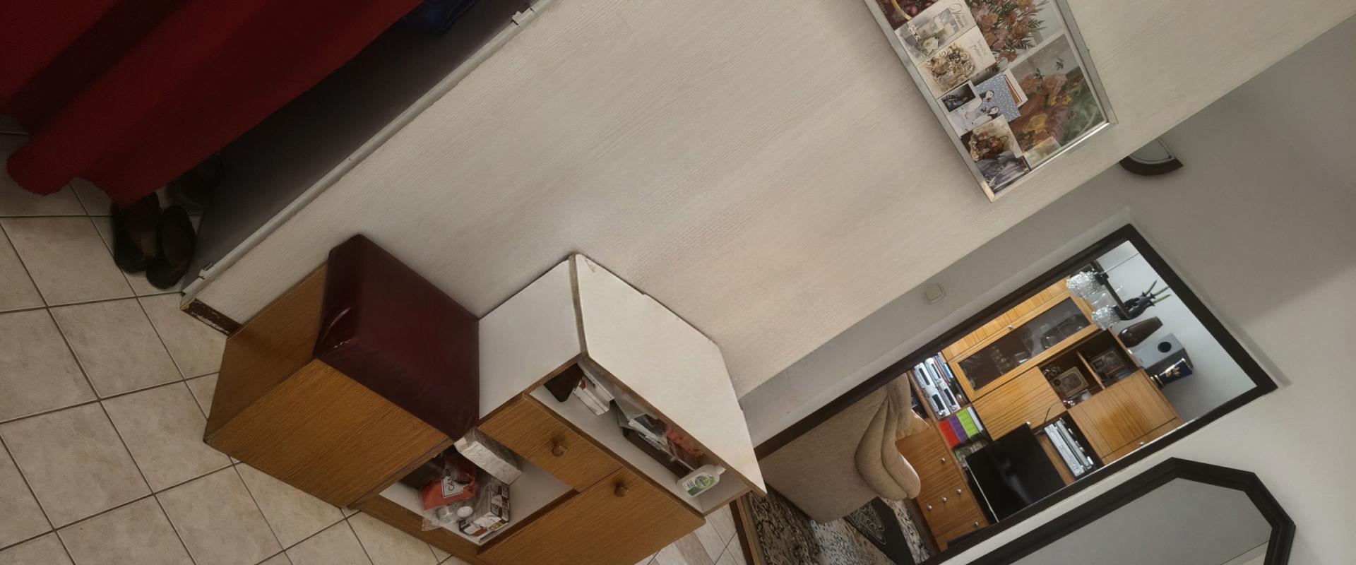 Na predaj: PRIESTRANNÝ A SVETLÝ 3-IZBOVÝ BYT S DVOMA BALKÓNMI