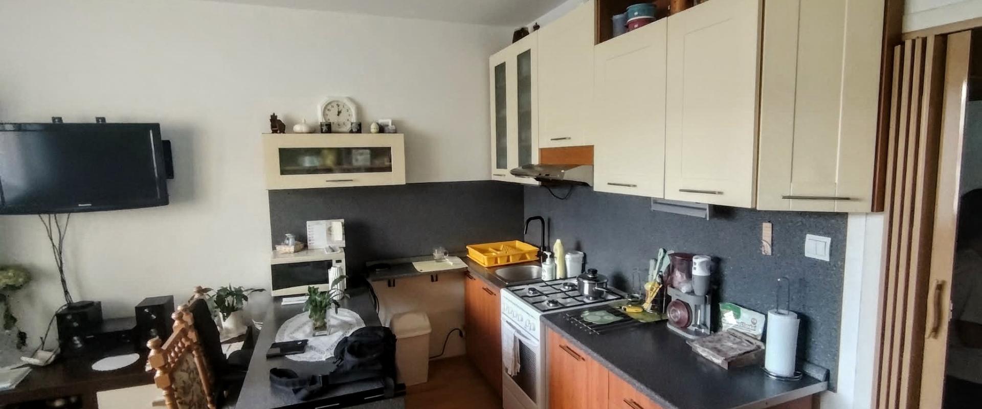 3-IZBOVÝ BYT S LODŽIOU A NÁDHERNÝM VÝHĽADOM NA ŽILINU.