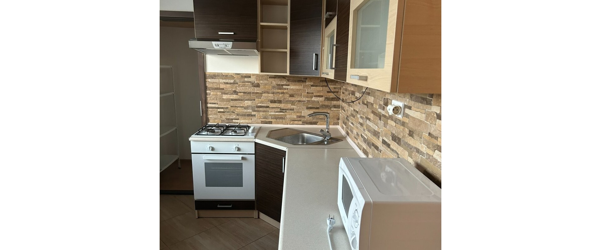 PRENÁJOM 3-IZBOVÉHO BYTU S BALKÓNOM – ŽILINA, VLČINCE.