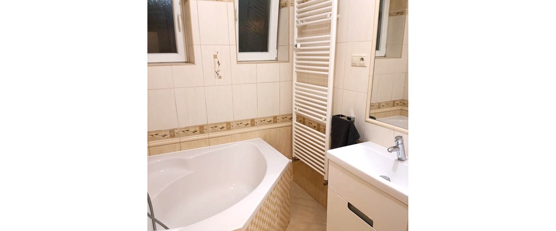 Priestranný 2,5-izbový byt s balkónom a klimatizáciou