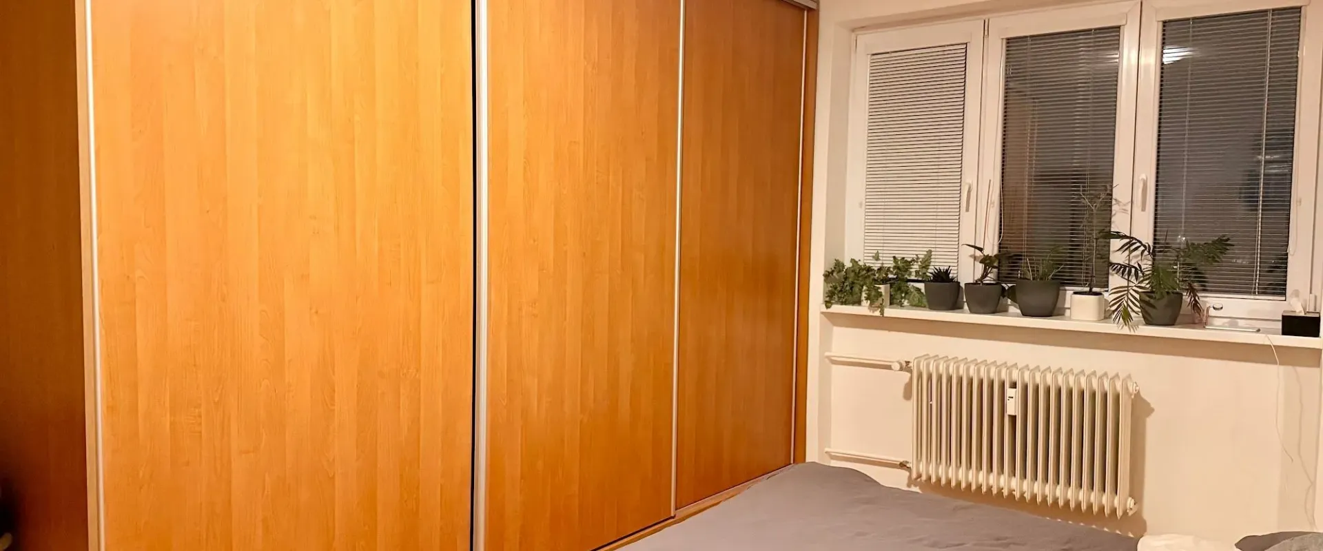 Priestranný 2-izbový byt s veľkou pivnicou (17 m²) – Podháj