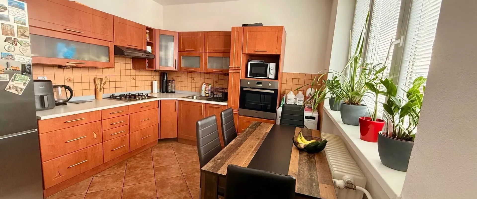 Priestranný 2-izbový byt s veľkou pivnicou (17 m²) – Podháj