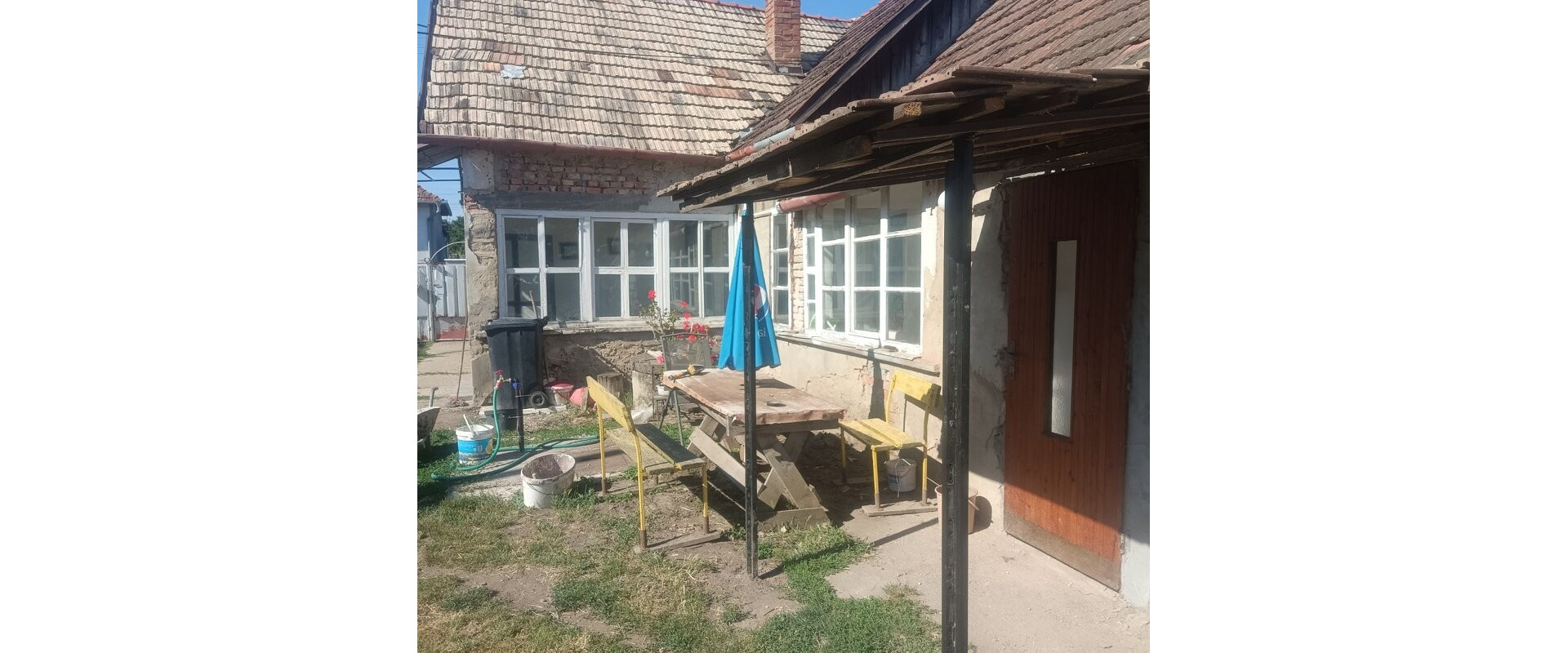 Priestranný 3-izbový rodinný dom s veľkou ovocnou záhradou v Gbelciach