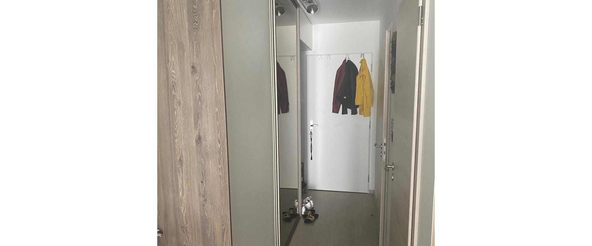 Moderne zariadený 2-izbový byt s balkónom a parkovaním