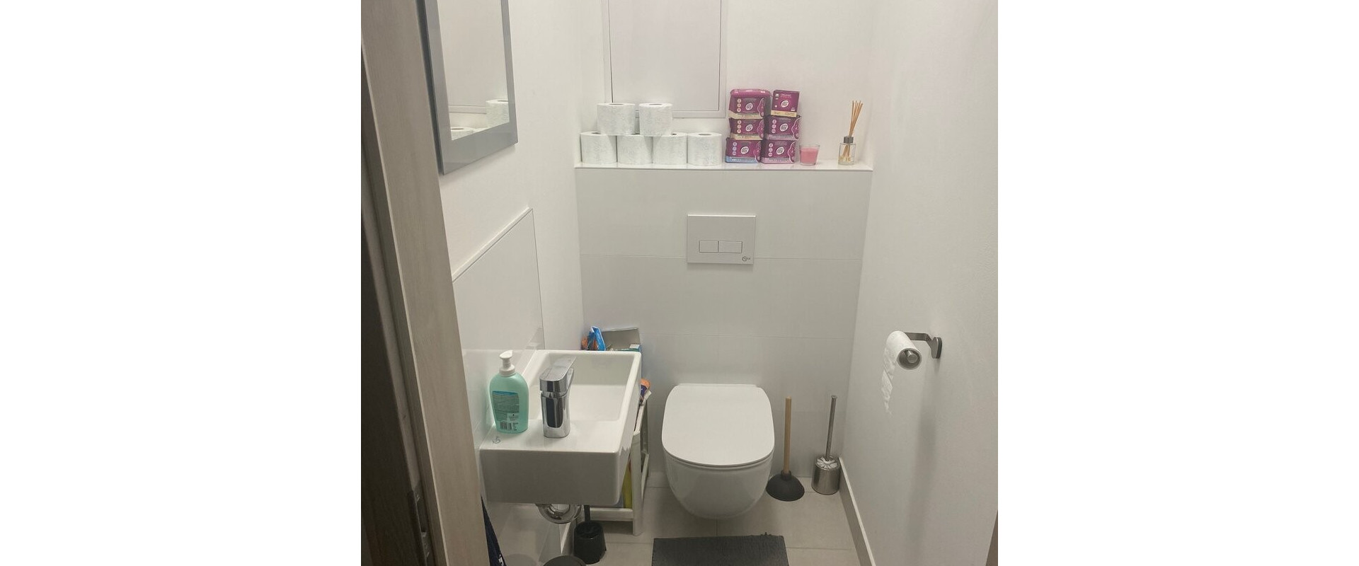 Moderne zariadený 2-izbový byt s balkónom a parkovaním