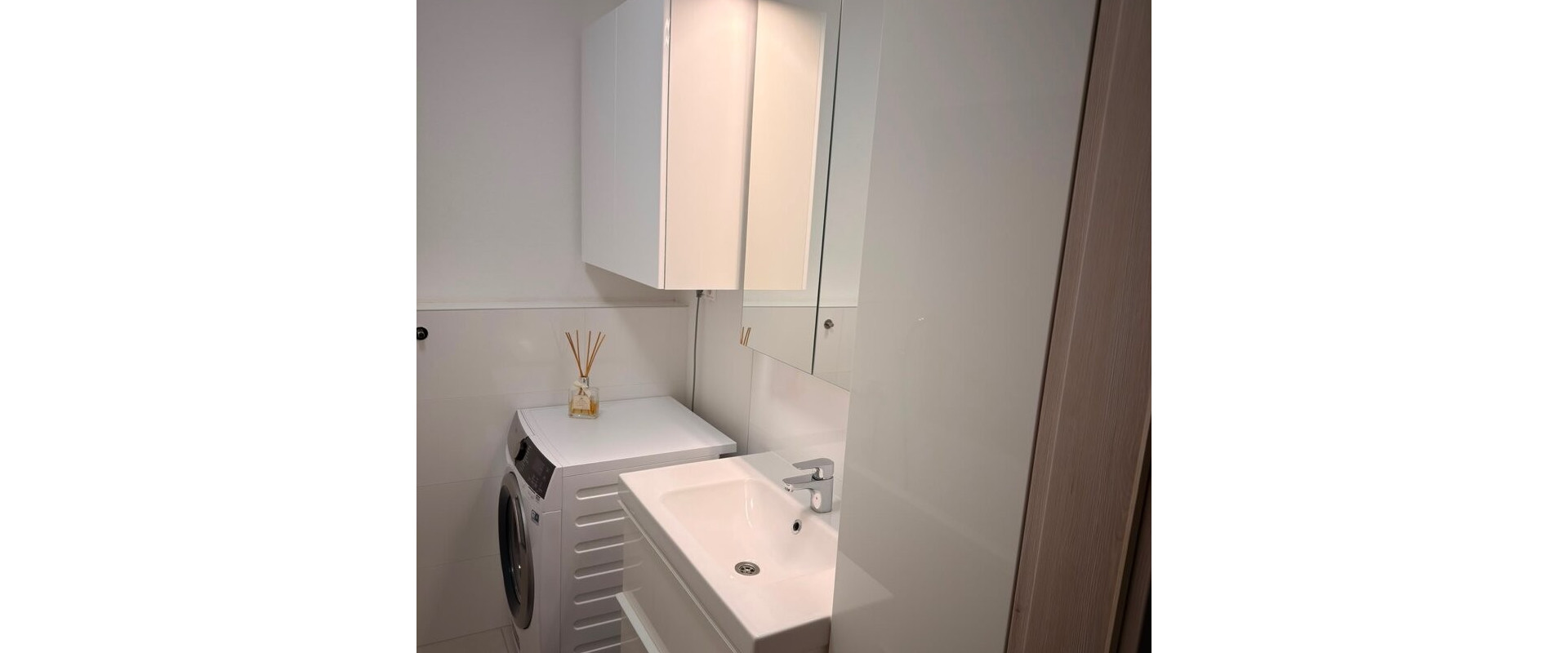 Moderne zariadený 2-izbový byt s balkónom a parkovaním