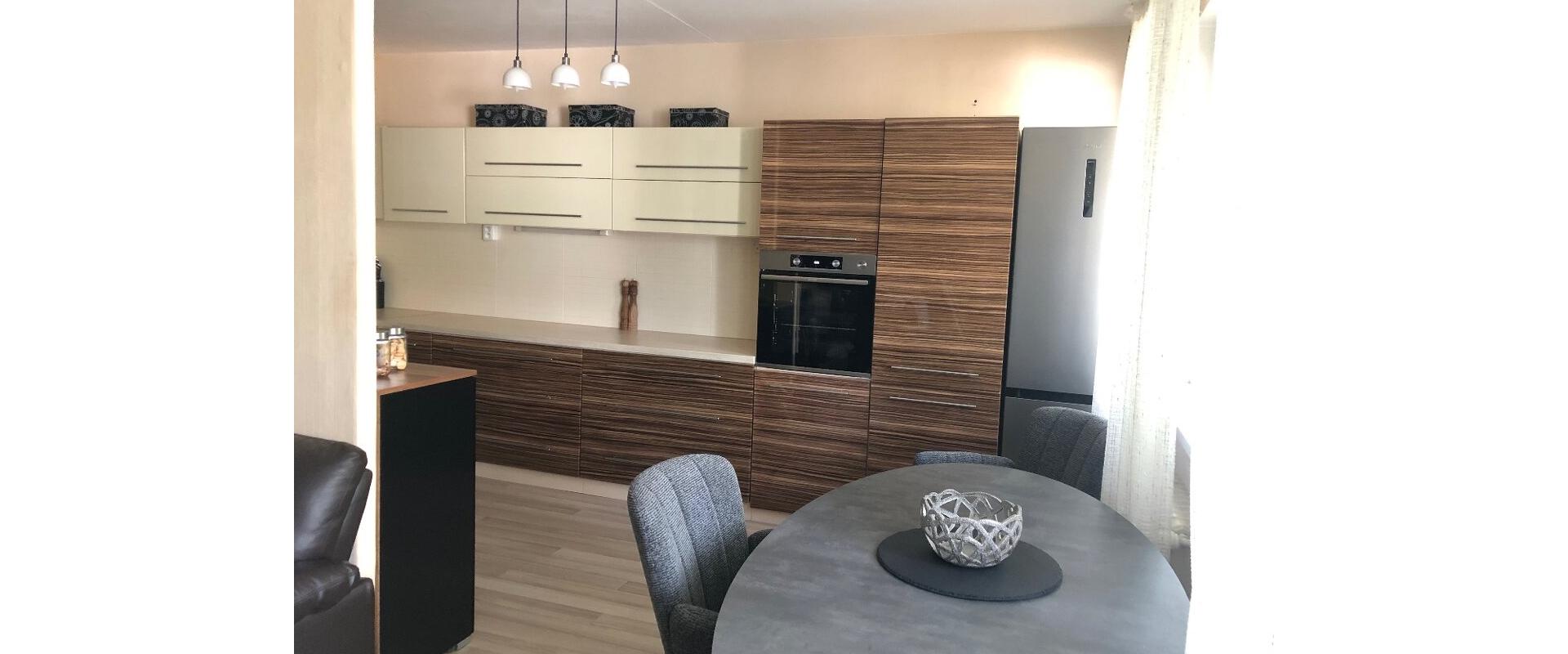 🌿 3-IZBOVÝ BYT NA TERASE S VEĽKOU LOGGIOU PRIAMO PRI PARKU | 68 m² | OBRODY