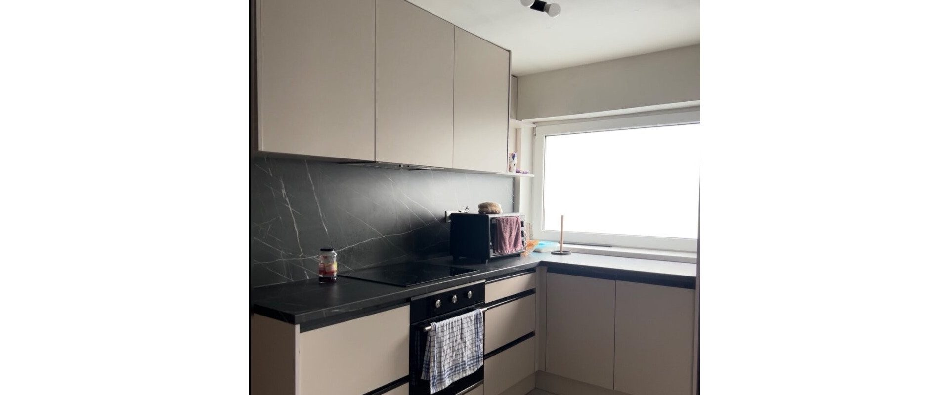 Priestranný 4-izbový apartmán / kancelárske priestory s parkovaním a terasou