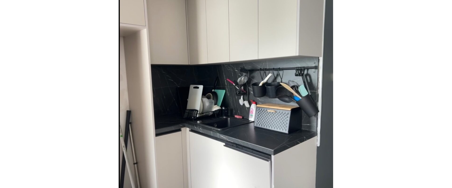 Priestranný 4-izbový apartmán / kancelárske priestory s parkovaním a terasou