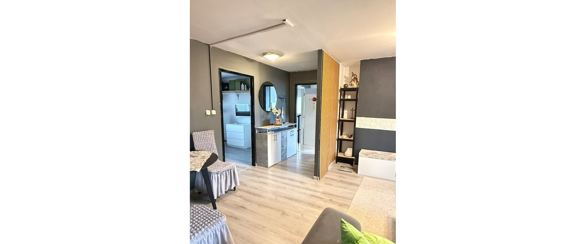 Priestranný 4-izbový apartmán / kancelárske priestory s parkovaním a terasou