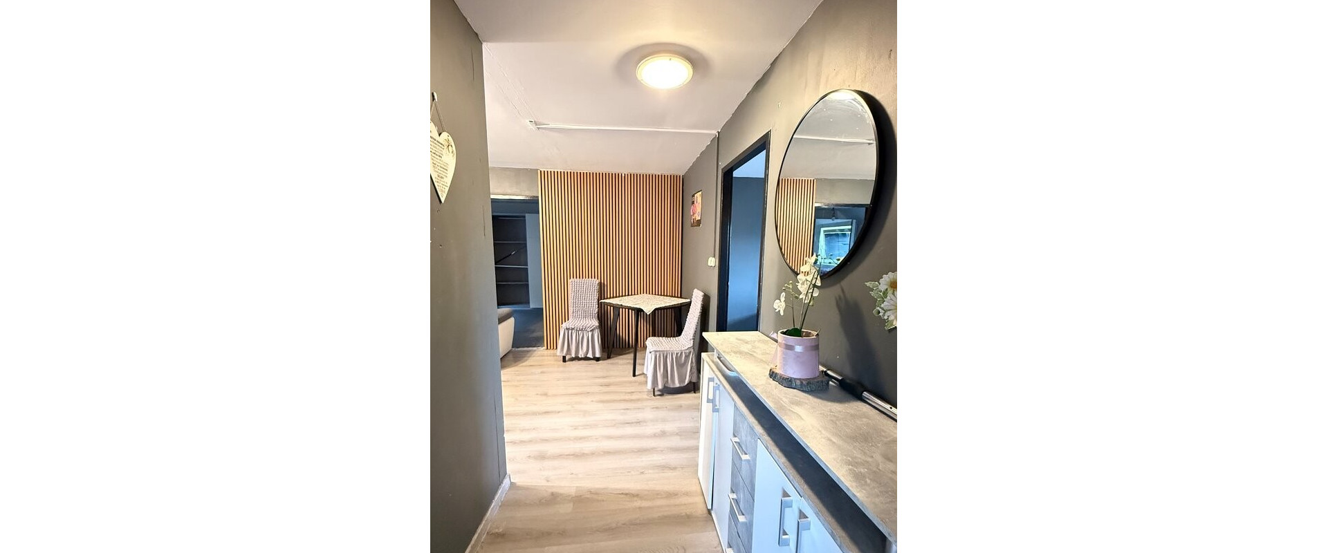 Priestranný 4-izbový apartmán / kancelárske priestory s parkovaním a terasou