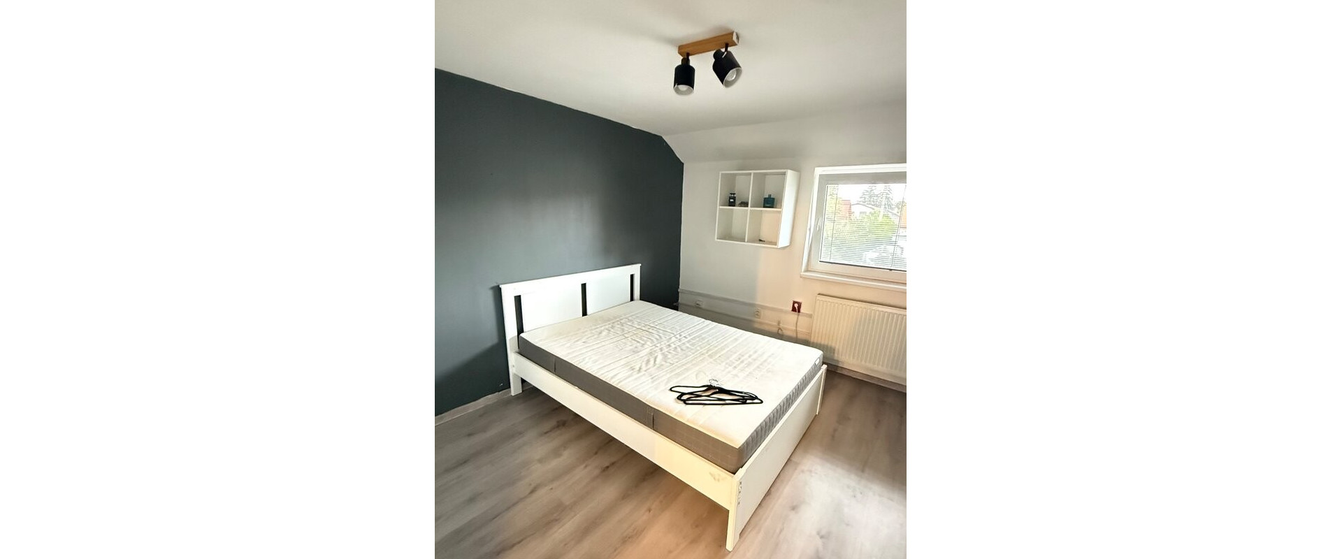 Priestranný 4-izbový apartmán / kancelárske priestory s parkovaním a terasou