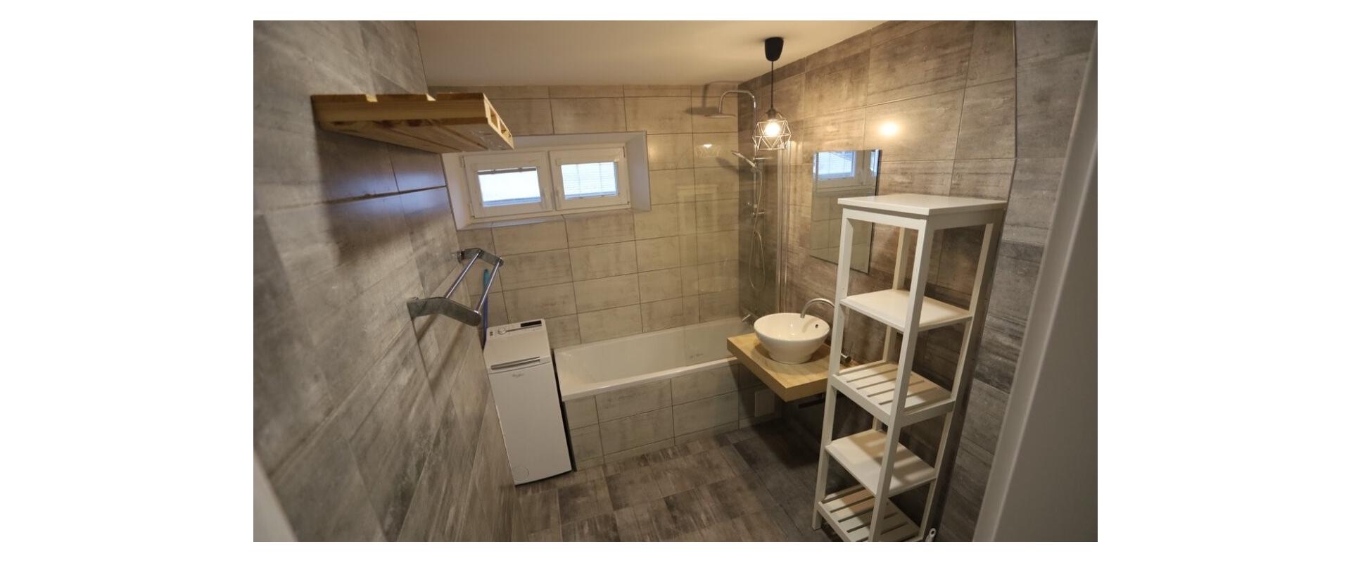 1+1 moderný byt s parkovaním, pri OC Novum, zariadený