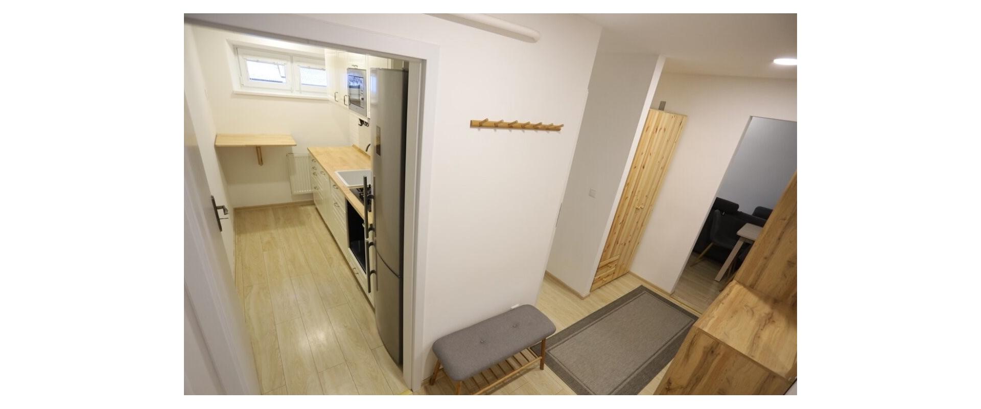 1+1 moderný byt s parkovaním, pri OC Novum, zariadený
