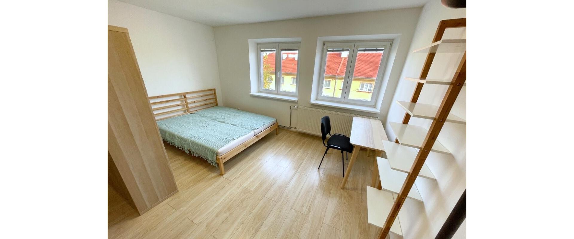 1+1 moderný byt s parkovaním, pri OC Novum, zariadený