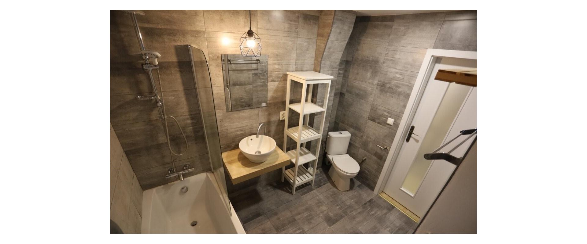 1+1 moderný byt s parkovaním, pri OC Novum, zariadený