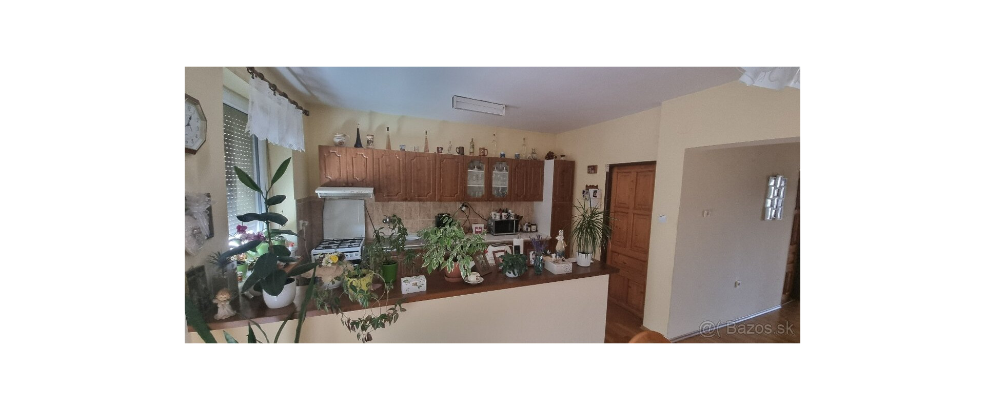 5-IZBOVÝ RODINNÝ DOM S VEĽKÝM POZEMKOM A ZÁHRADOU|HÁJSKE,180k
