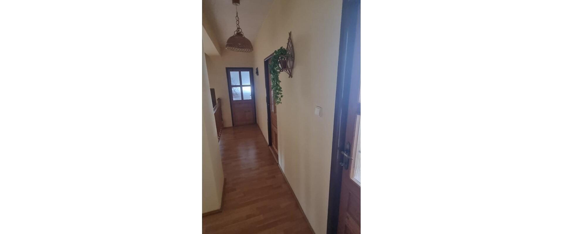 5-IZBOVÝ RODINNÝ DOM S VEĽKÝM POZEMKOM A ZÁHRADOU|HÁJSKE,180k