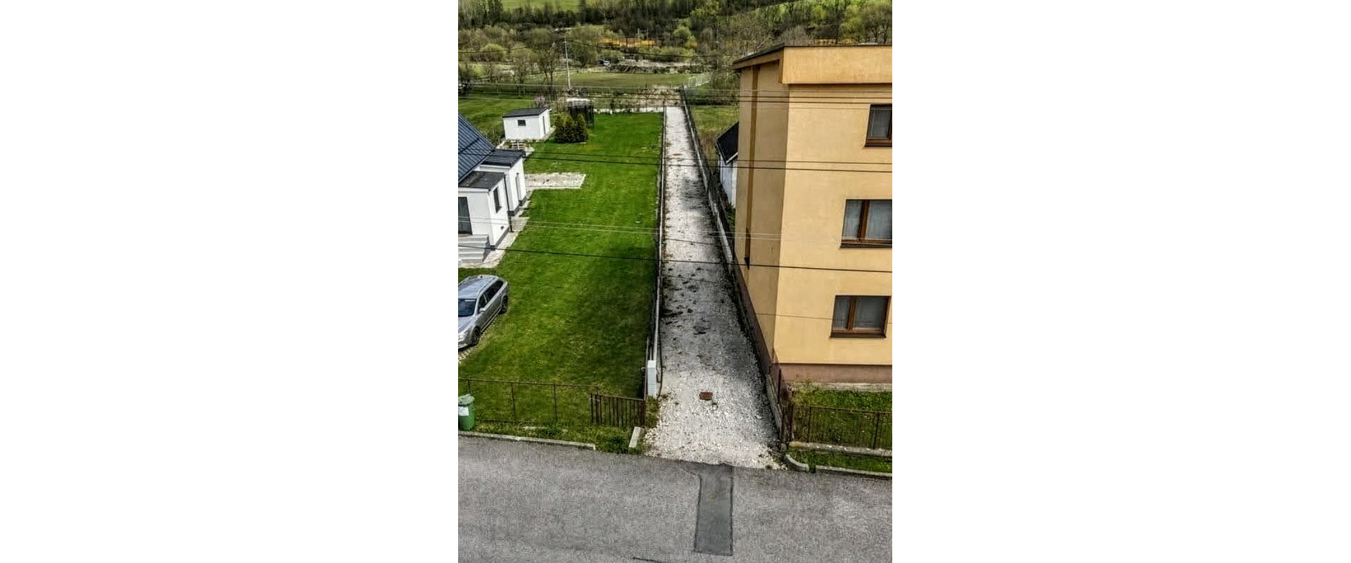 STAVEBNÝ POZEMOK SO STAVEBNÝM POVOLENÍM-1 405 m² -239 000 €
