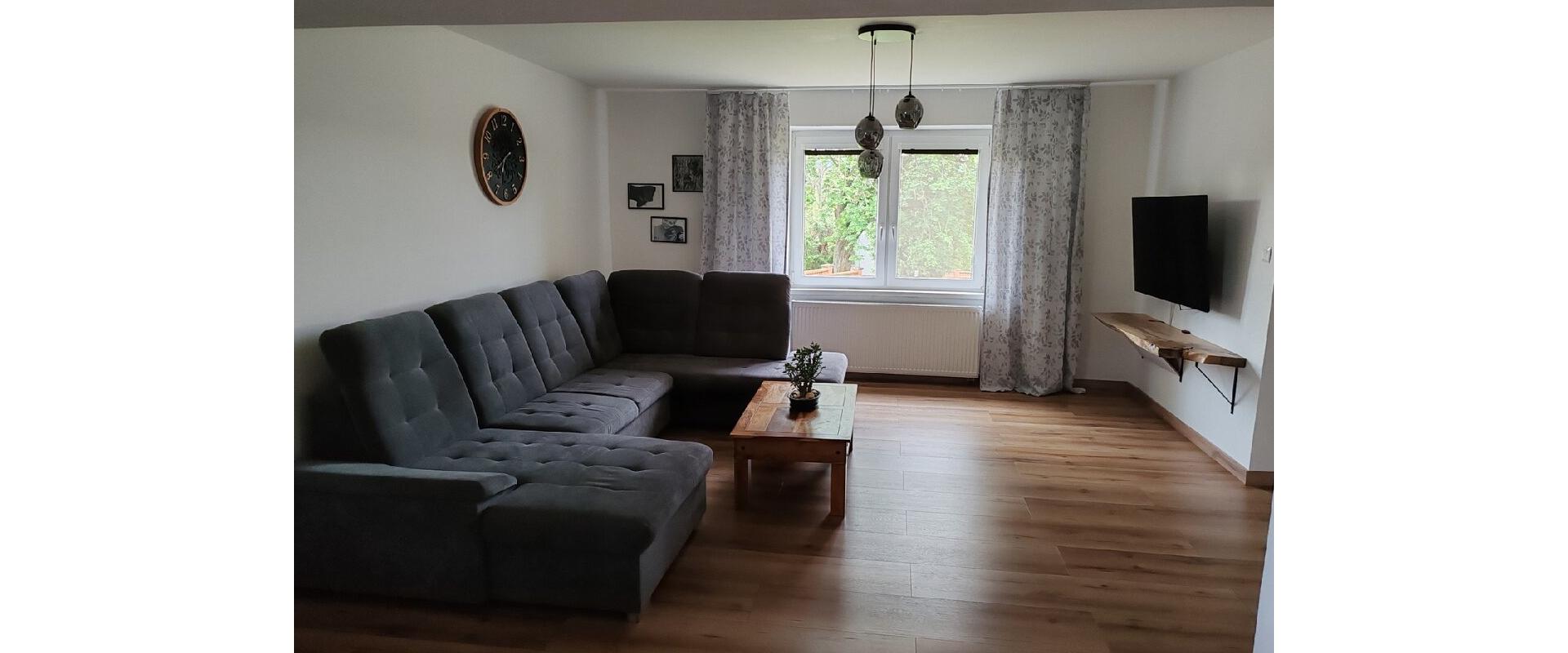 KOMPLETNE ZREKONŠTRUOVANÝ DOM + 1 798 m² POZEMOK | HRUBOŇOVO