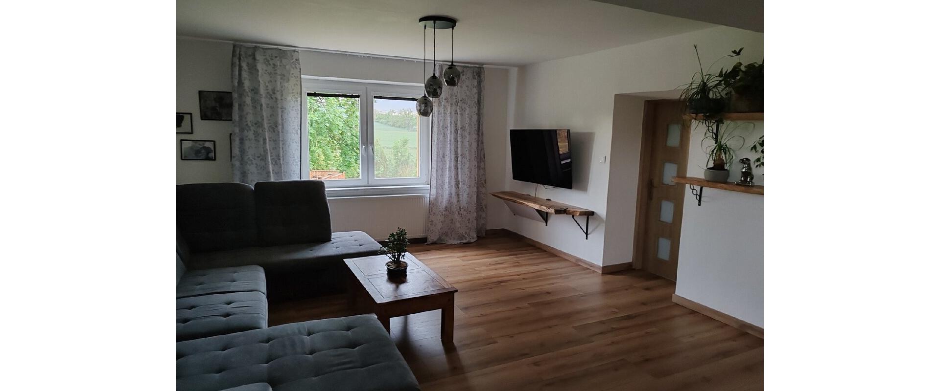 KOMPLETNE ZREKONŠTRUOVANÝ DOM + 1 798 m² POZEMOK | HRUBOŇOVO